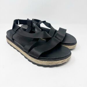 Sorel Roaming Criss Cross Leather Sandals